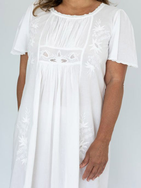 18th Century Style Cotton Nightdress  Size 10-14